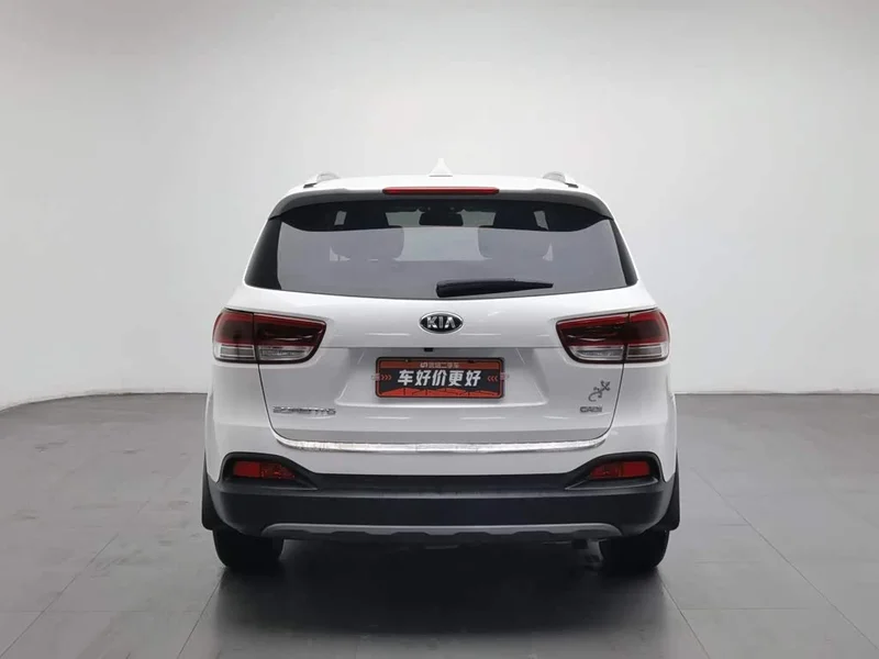 Kia Sorento — фото 4