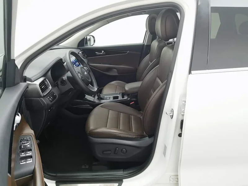Kia Sorento — фото 10