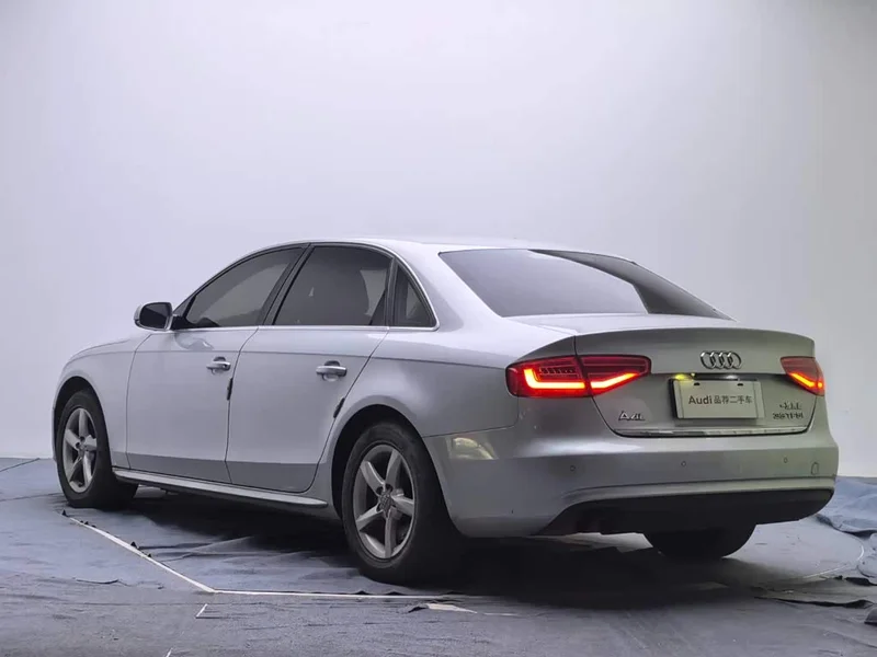 Audi A4L — фото 7