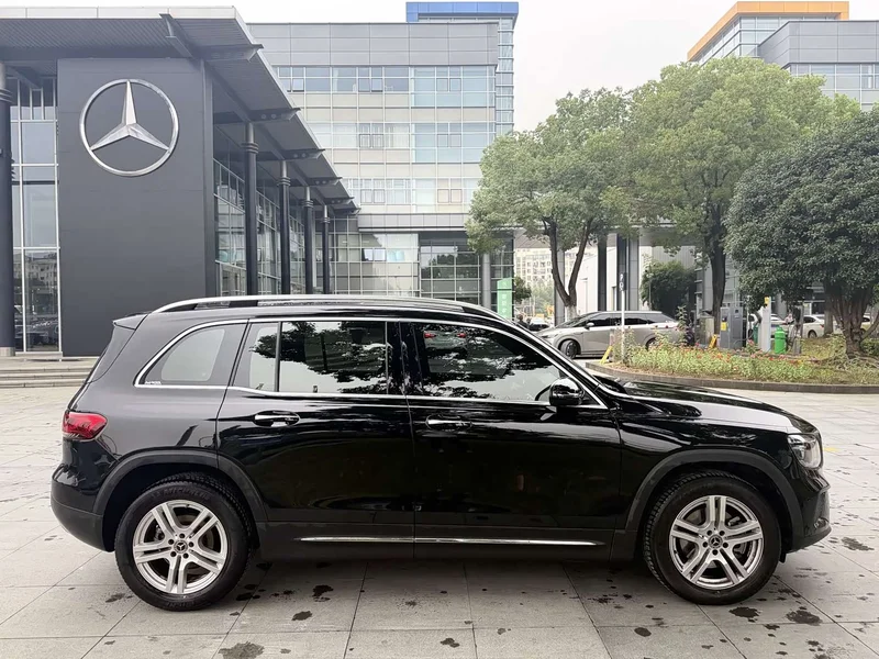 Mercedes-Benz GLB — фото 17