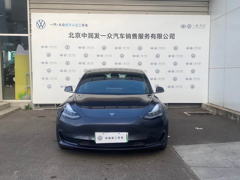 Tesla Model 3 — фото 2
