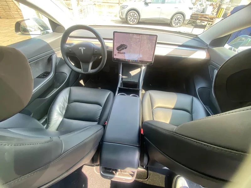 Tesla Model 3 — фото 3