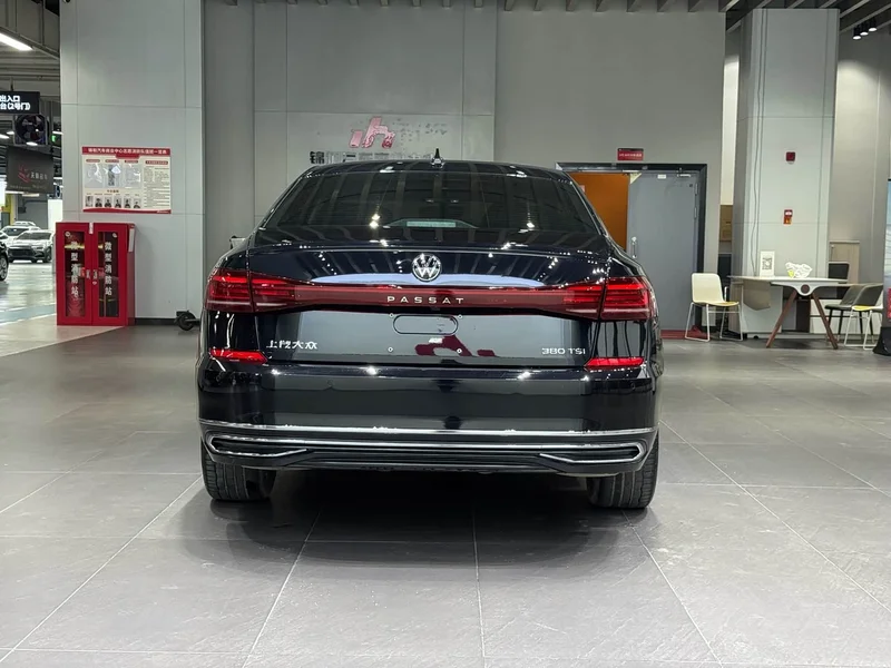 Volkswagen Passat — фото 6