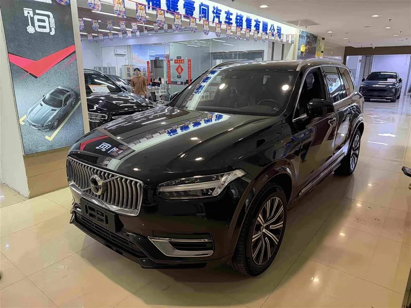 Volvo XC90 — фото 1