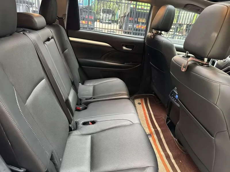 Toyota Highlander — фото 13
