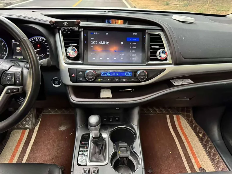 Toyota Highlander — фото 15