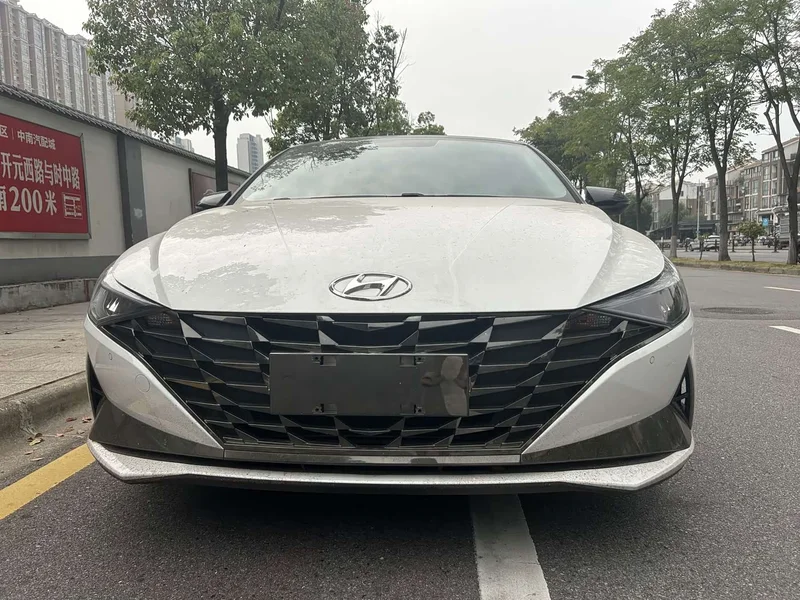Hyundai Elantra — фото 2