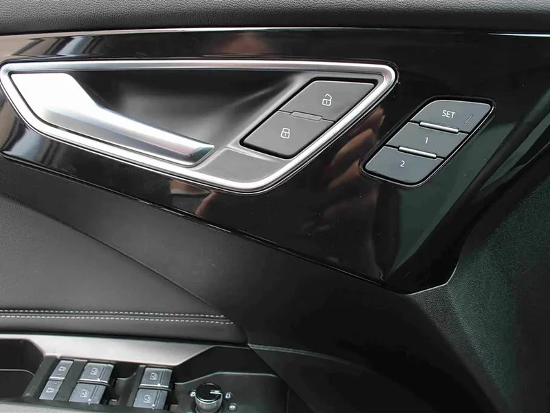 Audi Q4 e-tron — фото 13