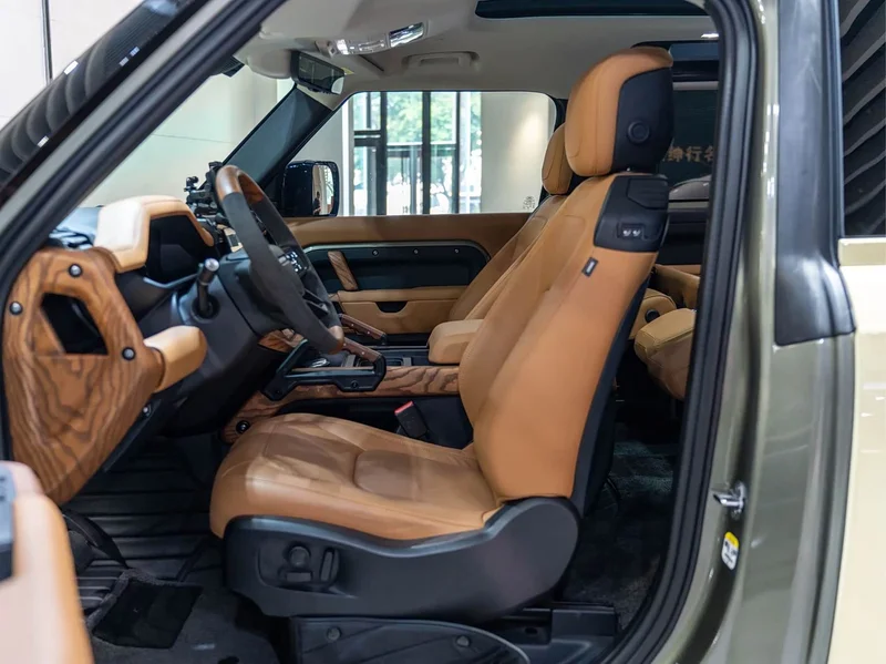 Land Rover Defender — фото 16