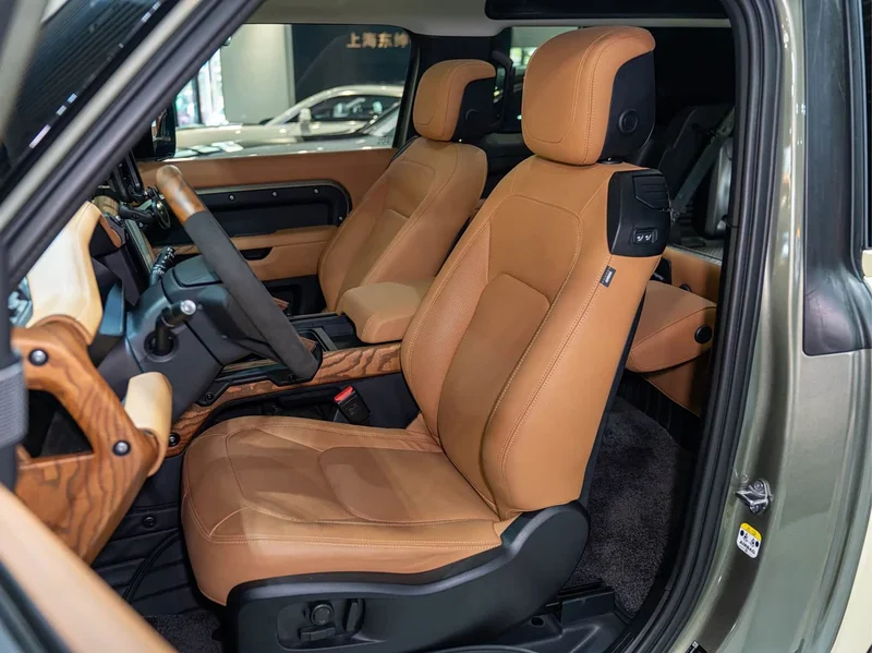Land Rover Defender — фото 17
