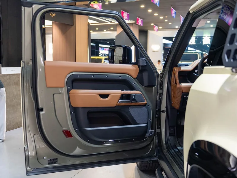Land Rover Defender — фото 18