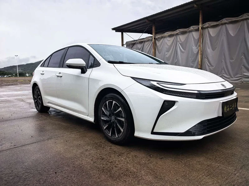 Toyota Corolla — фото 3