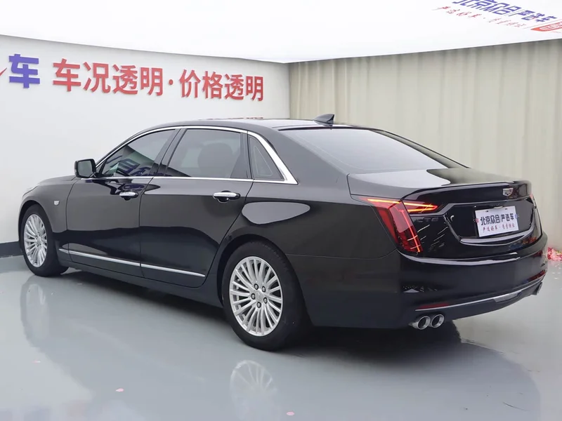 Cadillac CT6 — фото 23