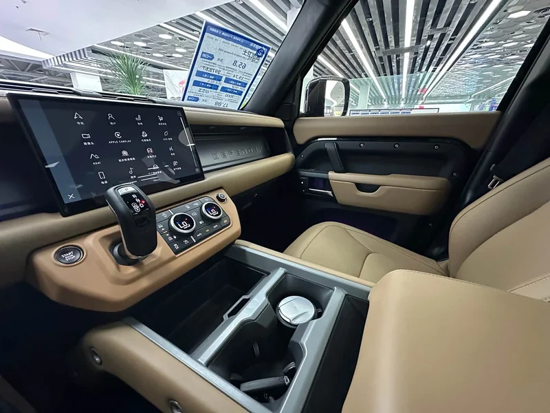 Land Rover Defender — фото 13