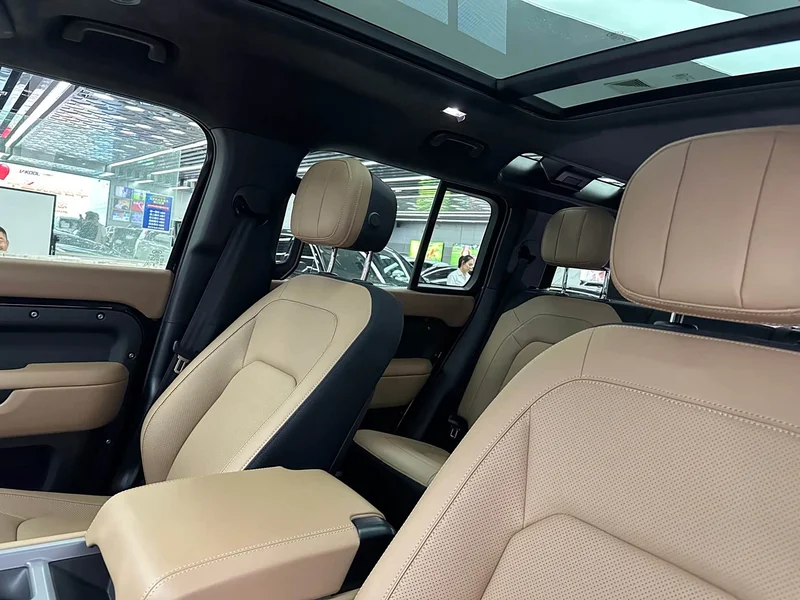 Land Rover Defender — фото 16