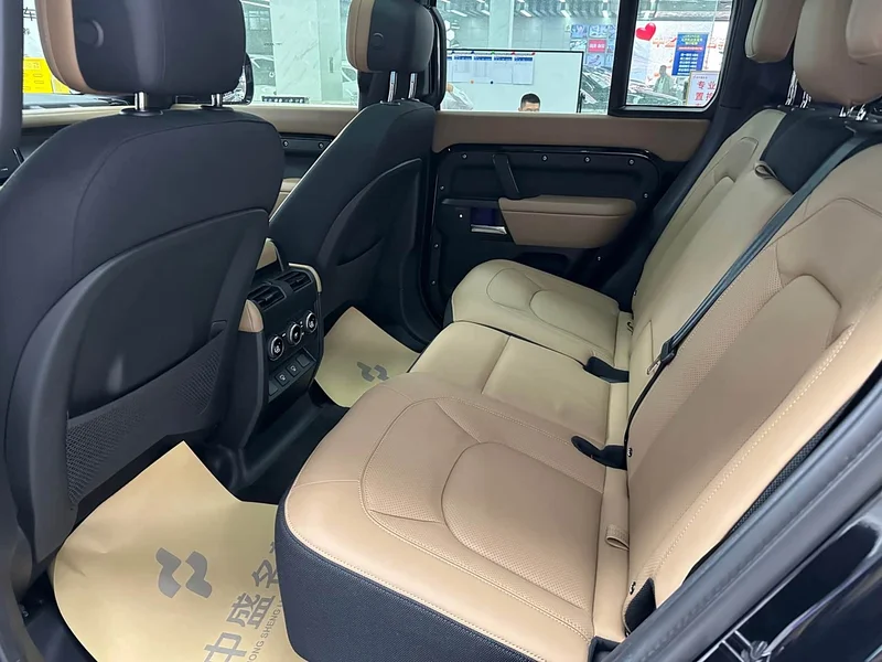 Land Rover Defender — фото 18