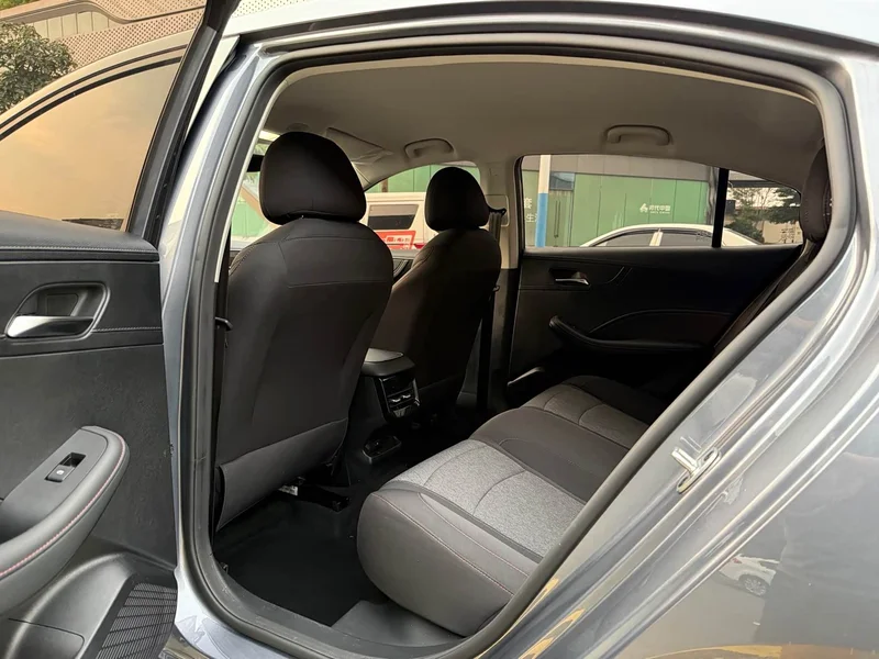 Roewe i5 — фото 13