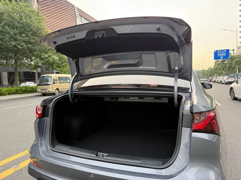 Roewe i5 — фото 19