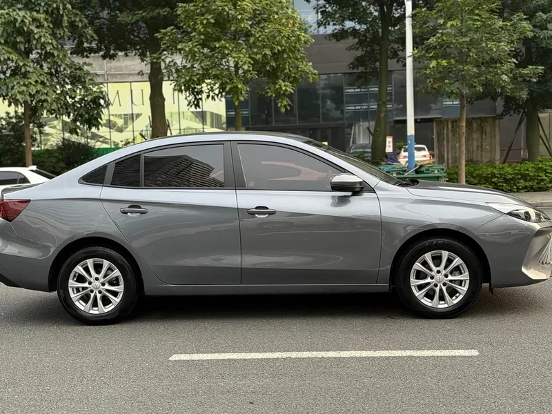 Roewe i5 — фото 7
