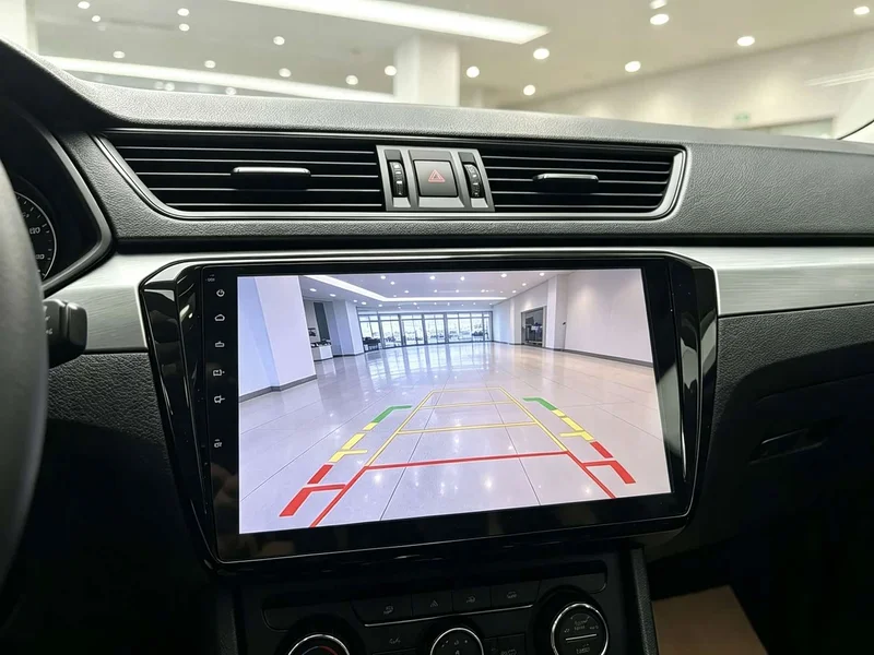 Skoda Superb — фото 14
