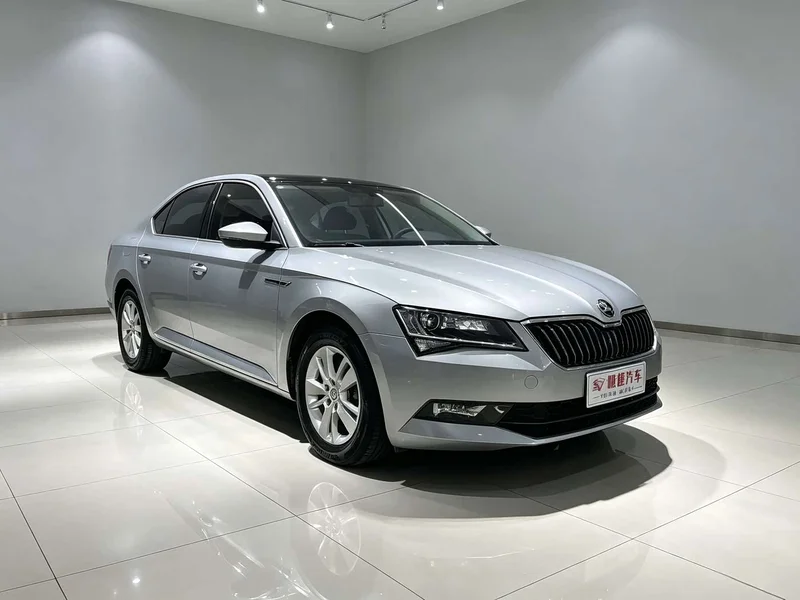 Skoda Superb — фото 3