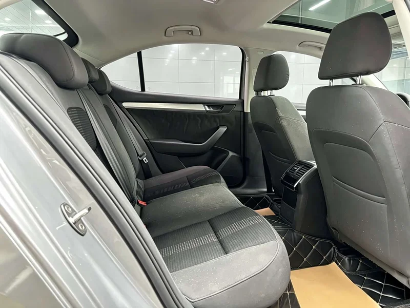 Skoda Superb — фото 7