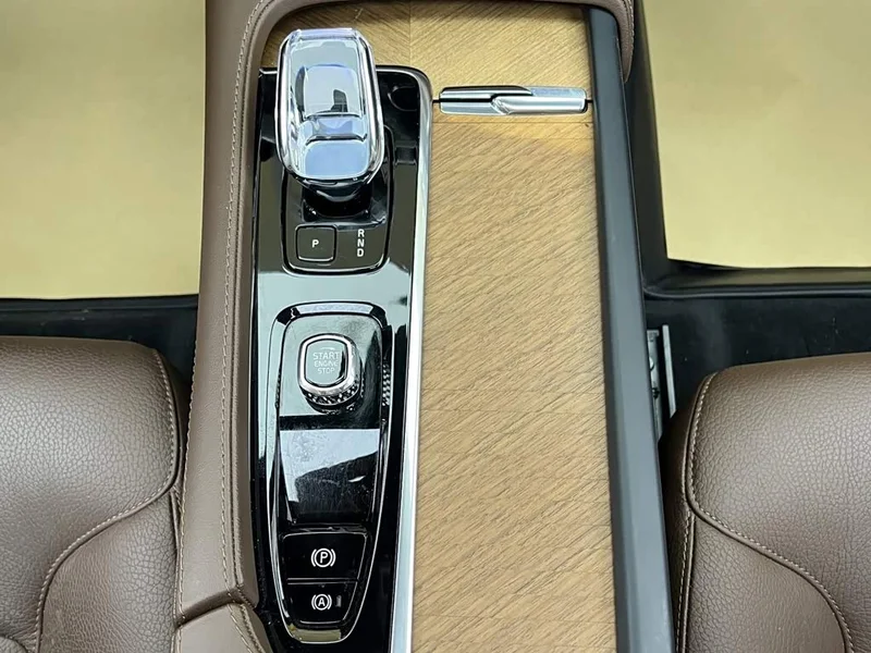 Volvo XC90 — фото 12