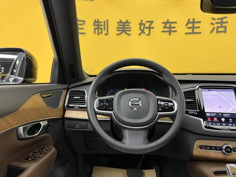 Volvo XC90 — фото 25