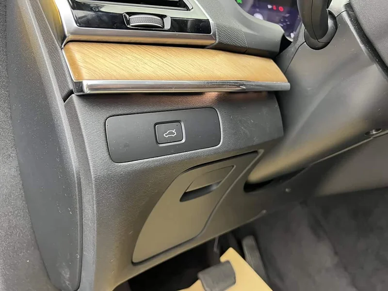 Volvo XC90 — фото 27
