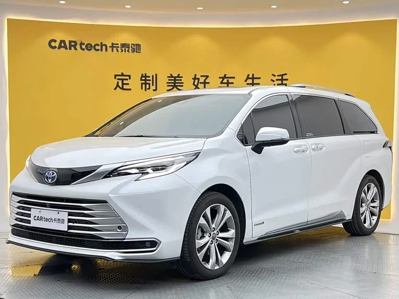 Toyota Sienna — фото 15