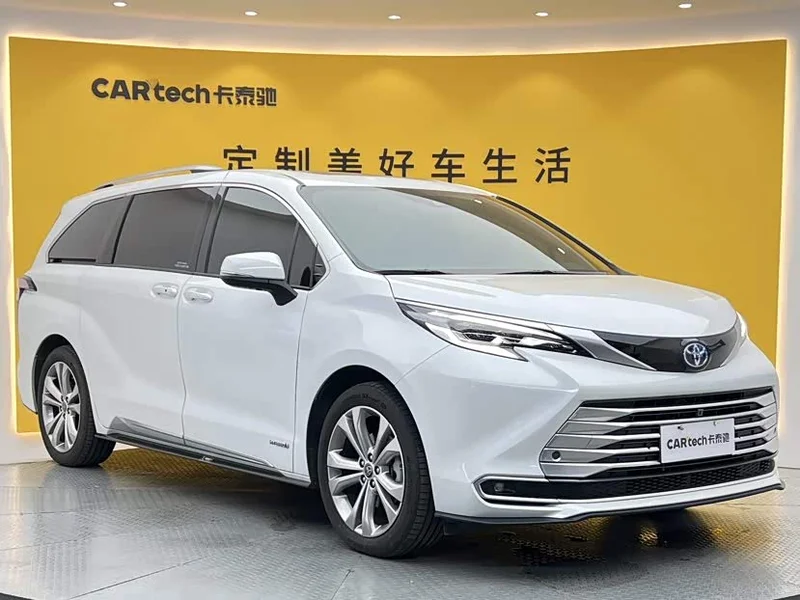 Toyota Sienna — фото 2
