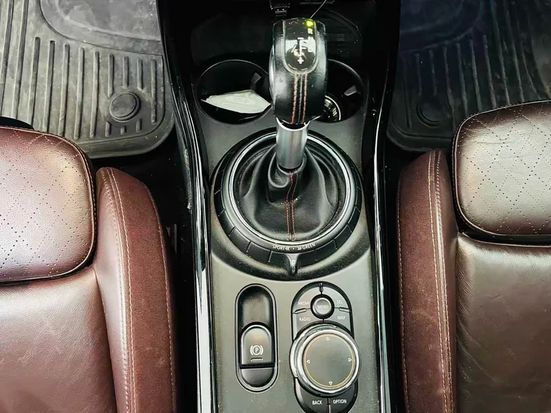 MINI CLUBMAN — фото 12