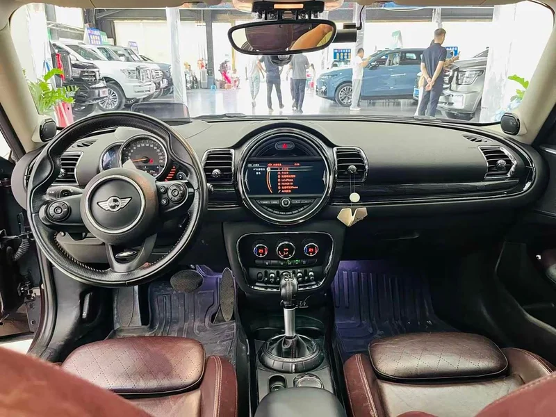 MINI CLUBMAN — фото 8