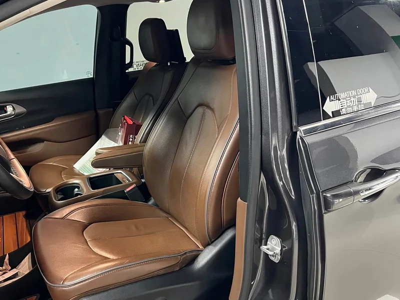 Jeep Grand Voyager Imported — фото 14