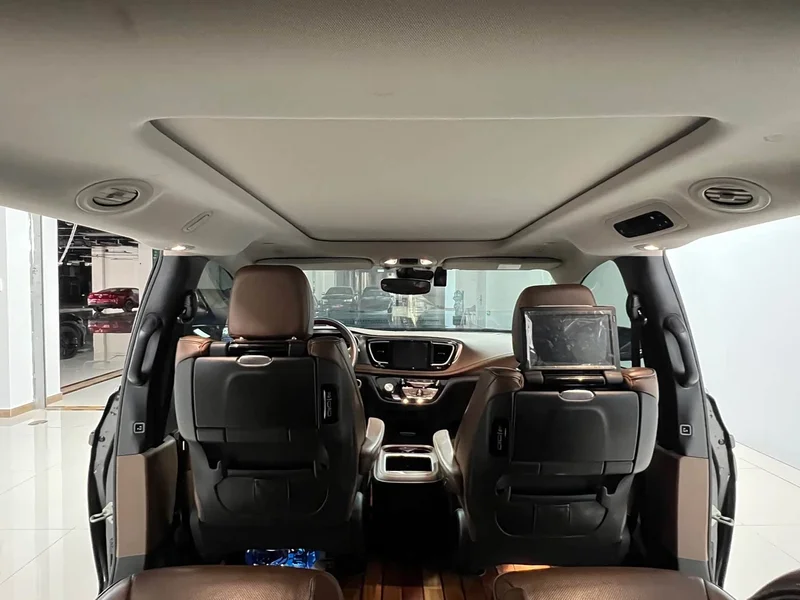 Jeep Grand Voyager Imported — фото 26