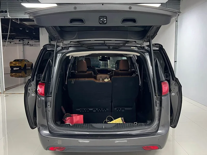 Jeep Grand Voyager Imported — фото 30