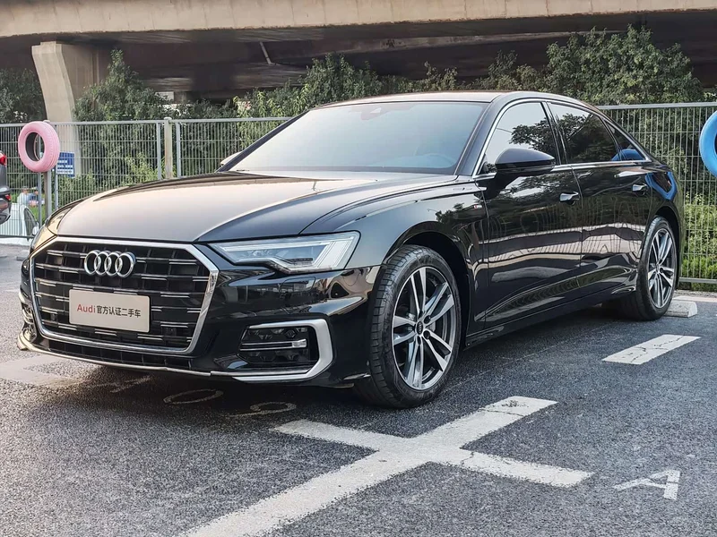 Audi A6L — фото 1