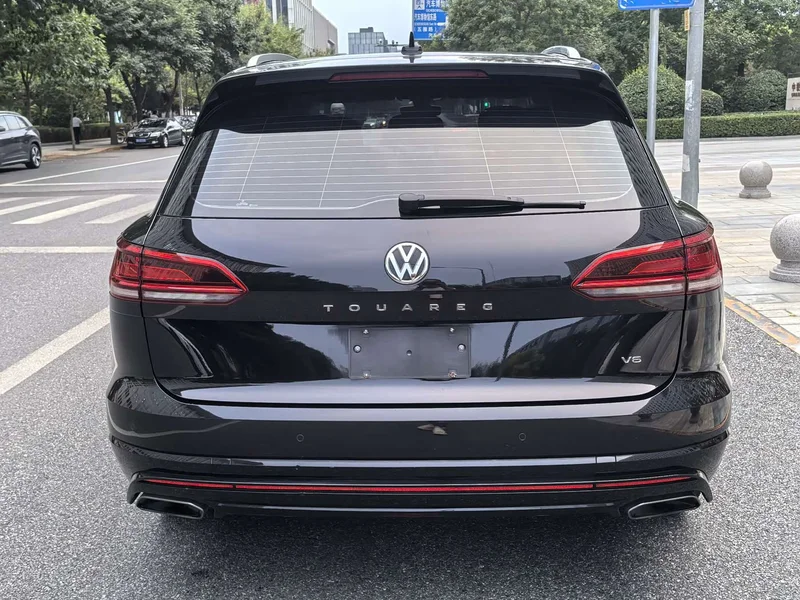 Volkswagen Touareg — фото 4