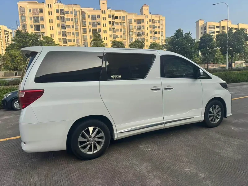 Toyota Alphard — фото 7