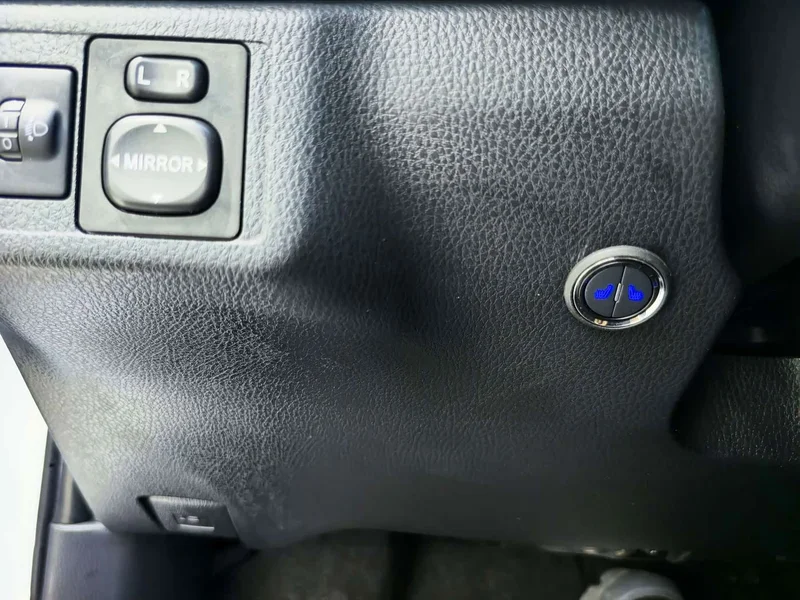 Toyota Yaris L — фото 16