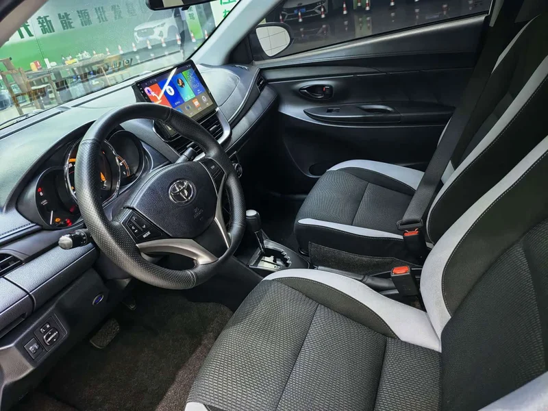Toyota Yaris L — фото 20