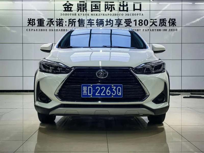 Toyota Yaris L — фото 2