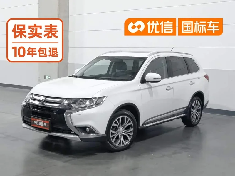 Mitsubishi Outlander — фото 1