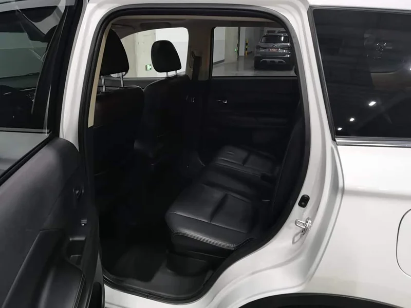 Mitsubishi Outlander — фото 15