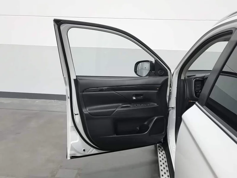 Mitsubishi Outlander — фото 8