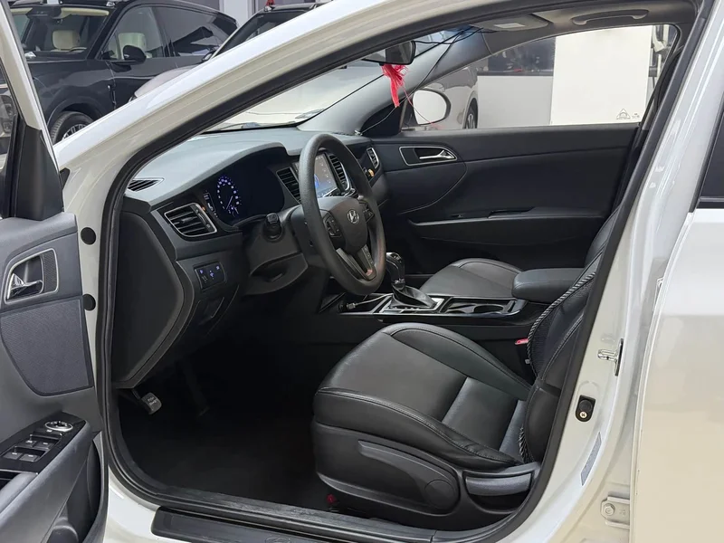 Hyundai Mistra — фото 10