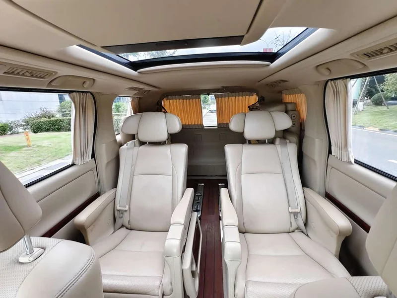 Toyota Alphard — фото 11