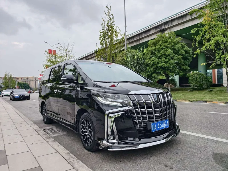 Toyota Alphard — фото 2