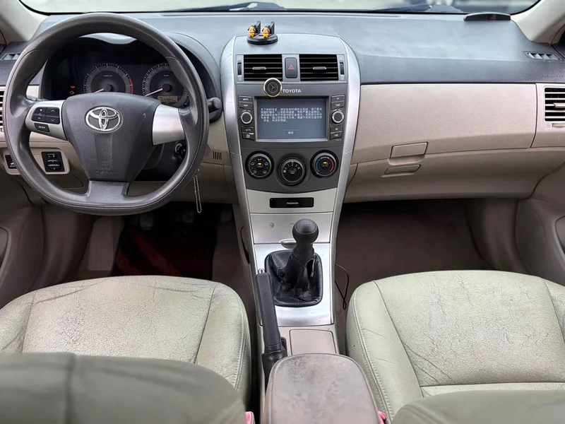 Toyota Corolla — фото 5