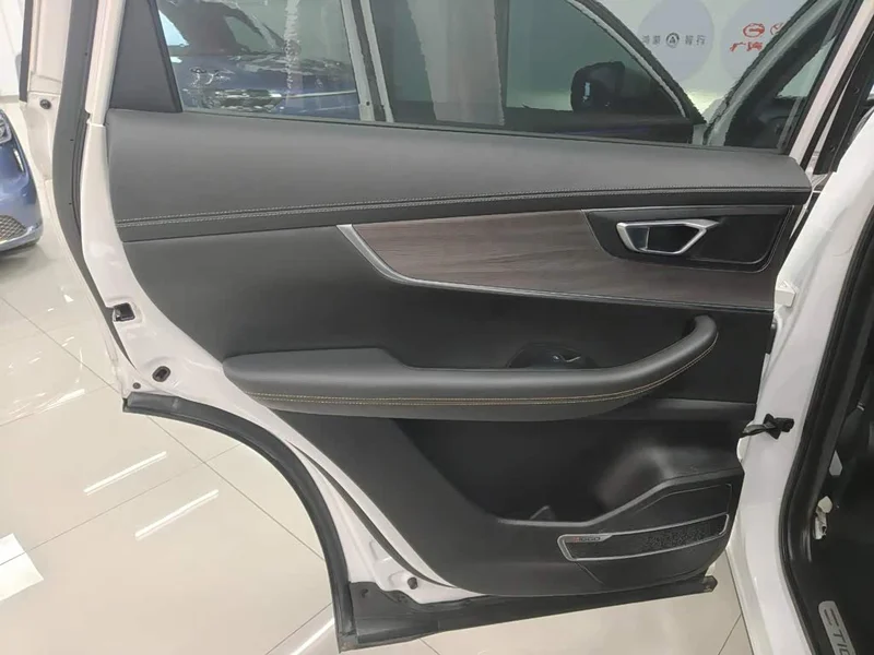 Chery Tiggo 8 — фото 18